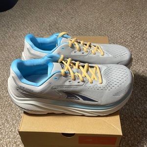 Altra VIA Olympus SIZE: 10.5